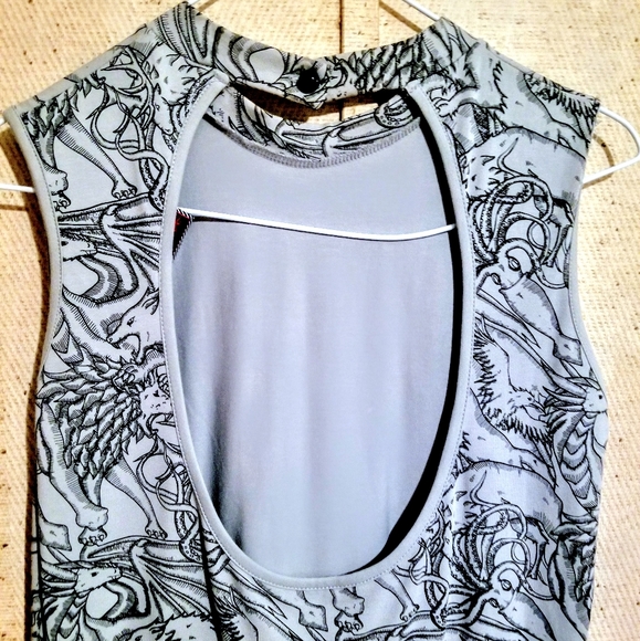 Sleeveless Backless Dragon-Print Mini Dress- NWOT - Picture 5 of 7